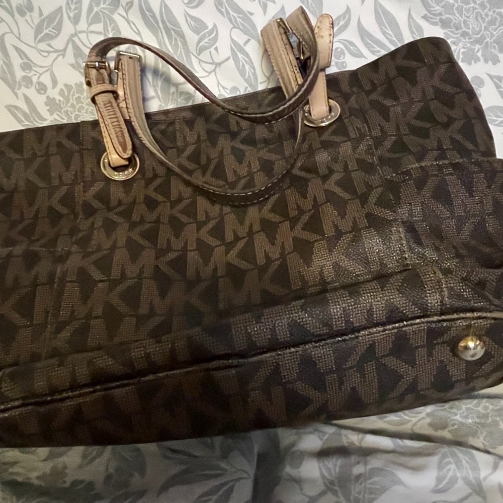 Micheal Kors  shoulder bag